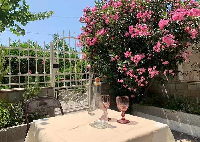Gemuetliches In Ano Poli Appartement