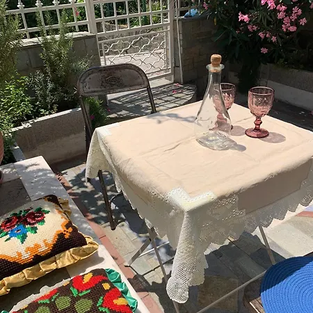 Gemuetliches In Ano Poli Appartement